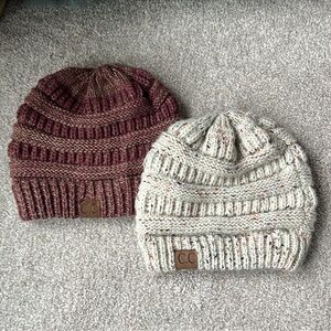 CC Beanies 2 pack in Flecked Oatmeal and Marled Berry